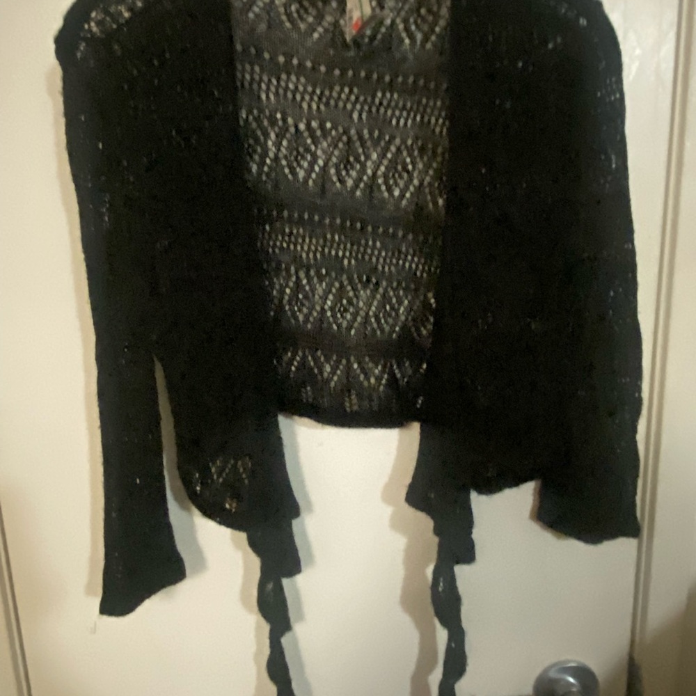 Cropped cardigan with Lightweight Knit and Flowing Style